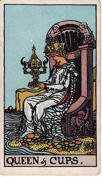 Tarotkarte Königin der Kelche aus dem Rider-Waite-Tarot