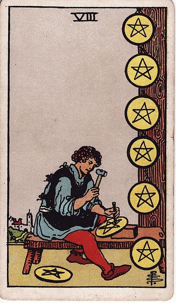Tarotkarte Acht der Münzen aus dem Rider-Waite-Tarot