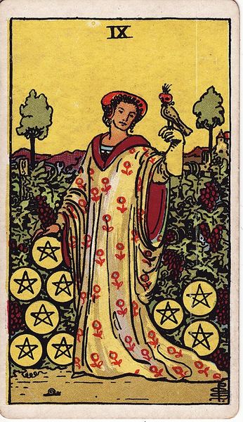 Tarotkarte Neun der Münzen aus dem Rider-Waite-Tarot