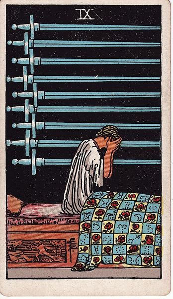 Tarotkarte Neun der Schwerter aus dem Rider-Waite-Tarot