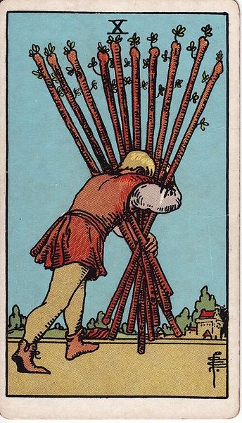 Tarotkarte Zehn der Stäbe aus dem Rider-Waite-Tarot